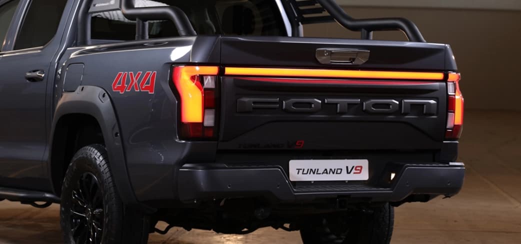 Tunland V9 Double Cab Rear