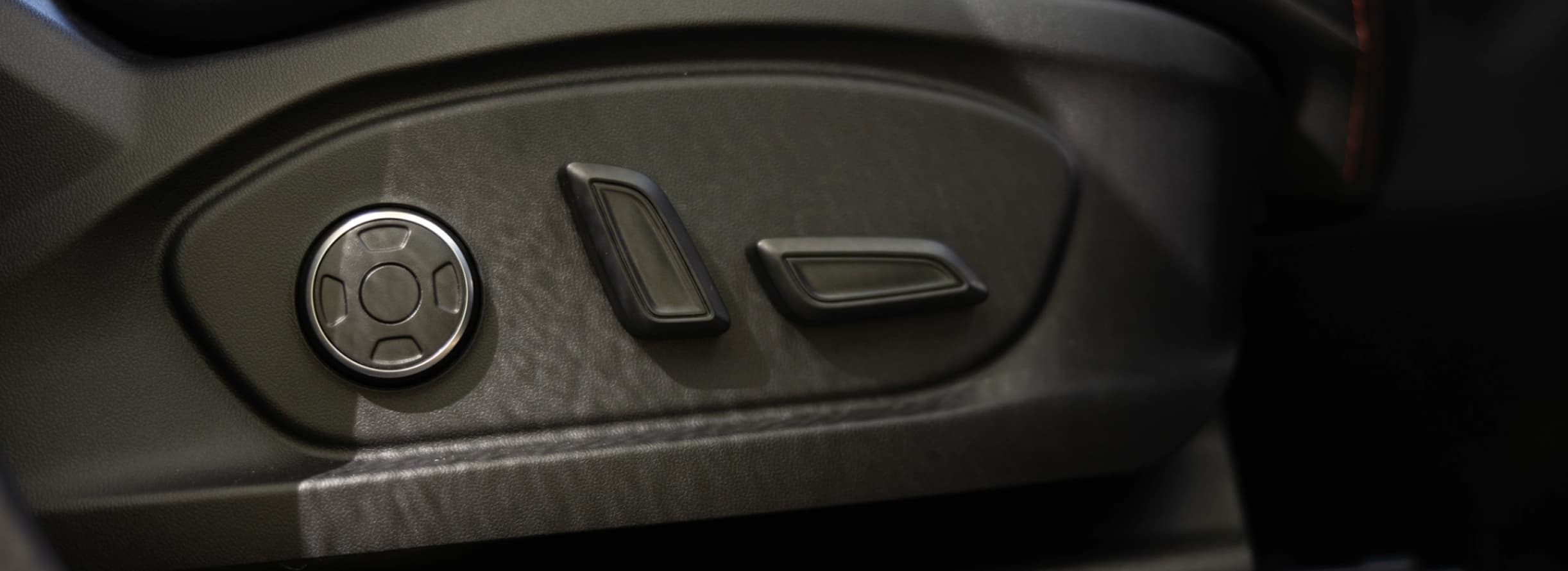 Tunland V7 Double Cab Interior Seat Controls