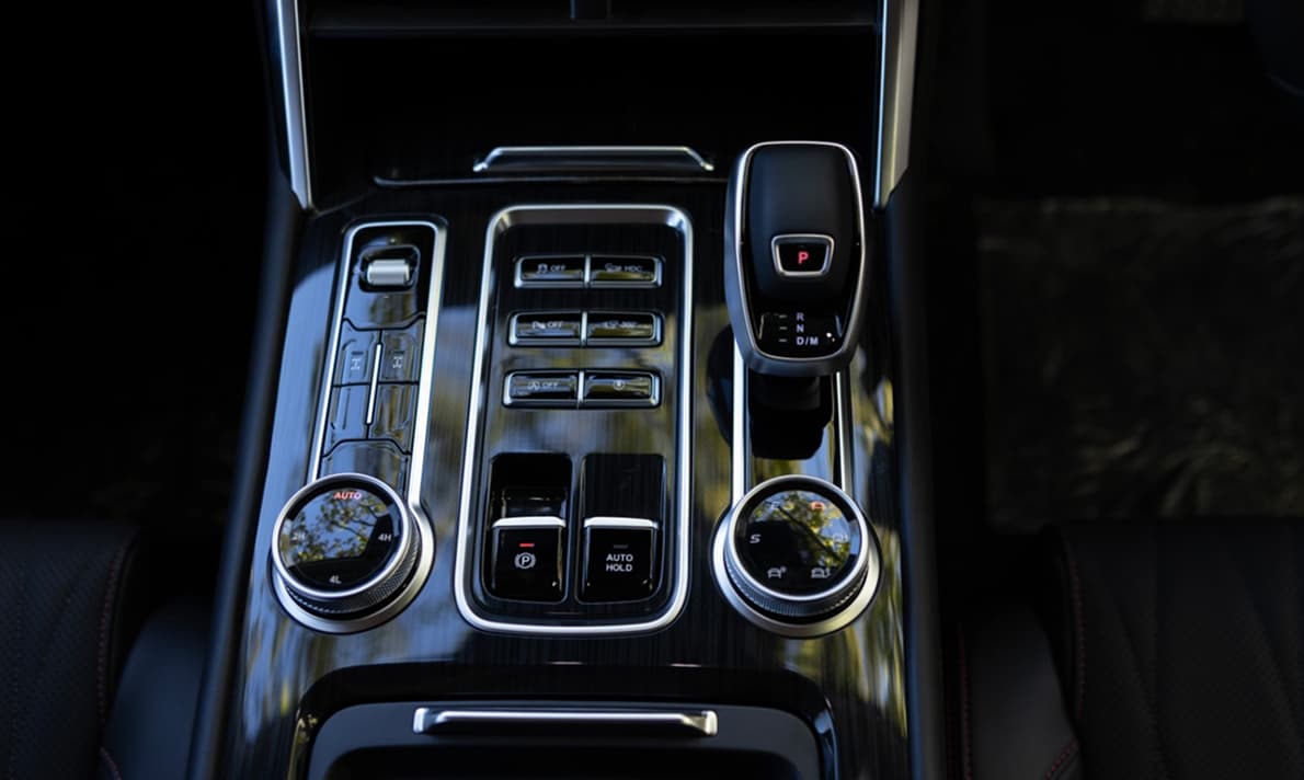 Tunland V7 Double Cab Interior Center Console