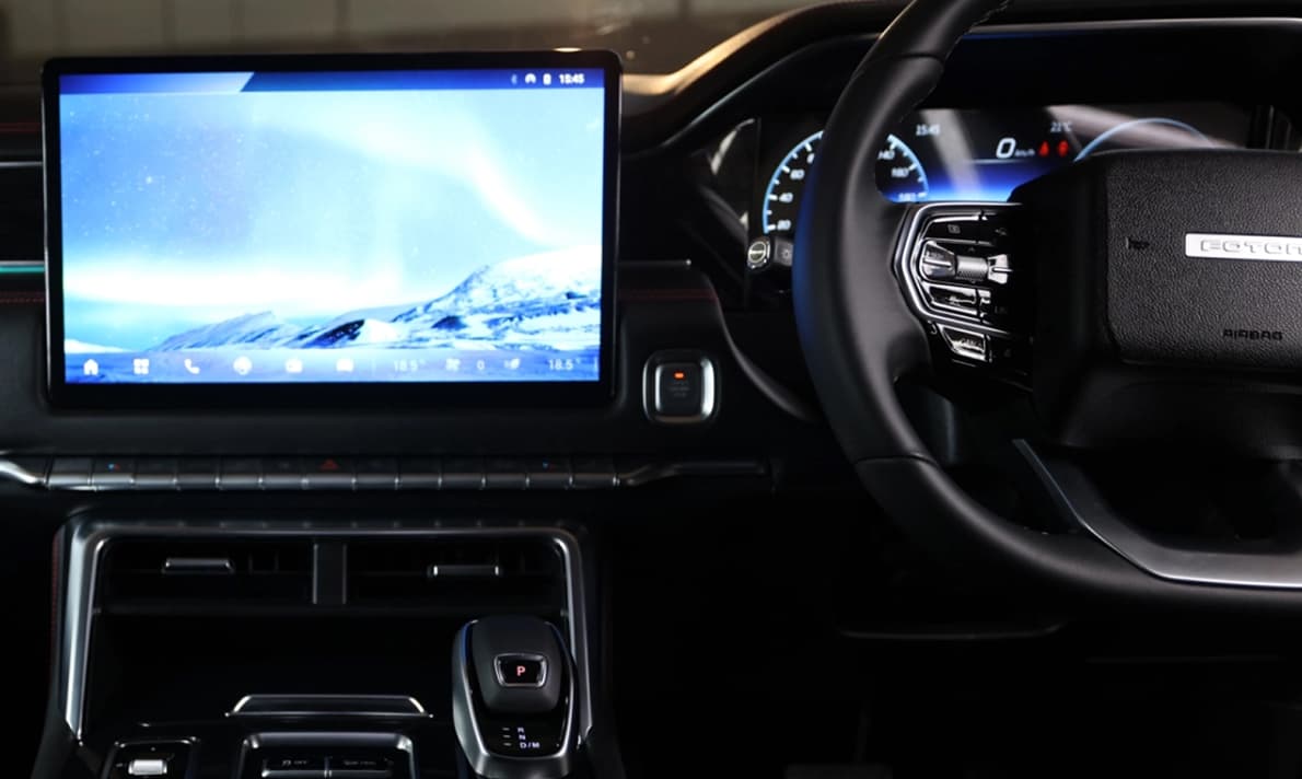 Tunland V9 Double Cab Interior Infotainment