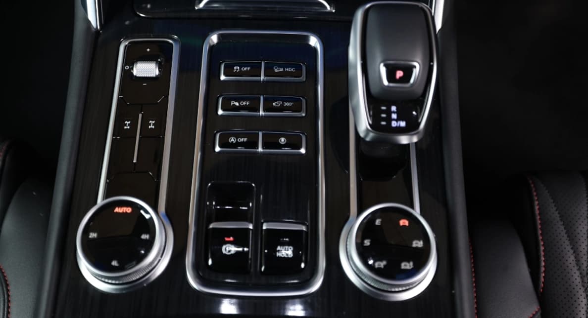 Tunland V9 Double Cab Center Console